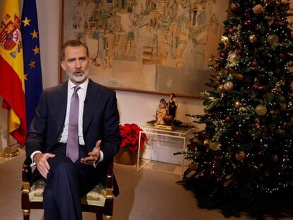 El Rey Felipe VI ofrece su tradicional discurso de Nochebuena desde el Palacio de la Zarzuela.