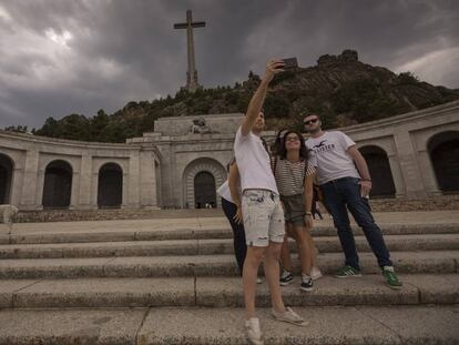 Visitantes en el Valle de los Caídos.