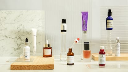 Desde la izda., Discoloration Defense Serum 
de SKINCEUTICALS (93,81 €), Clarity Peptides de MEDIK8 (55 €), I am the serum de SILVIA OLIETE (160 €), Niacinamide de THE INKEY LIST (7,99 € en Sephora), Nutrient Concentrate de SUSANNE KAUFMANN 
(126 € en jcApotecari), Smart Night Clinical de CLINIQUE 
(86,50 €), Power B de ZELENS (112 €), Retinol B3 Sérum de LA ROCHE-POSAY (49,60 €), Blemish Relief Retinol Treatment de PERRICONE MD (50 €) y Neoretin Ultra Emulsion de CANTABRIA LABS (61 €).