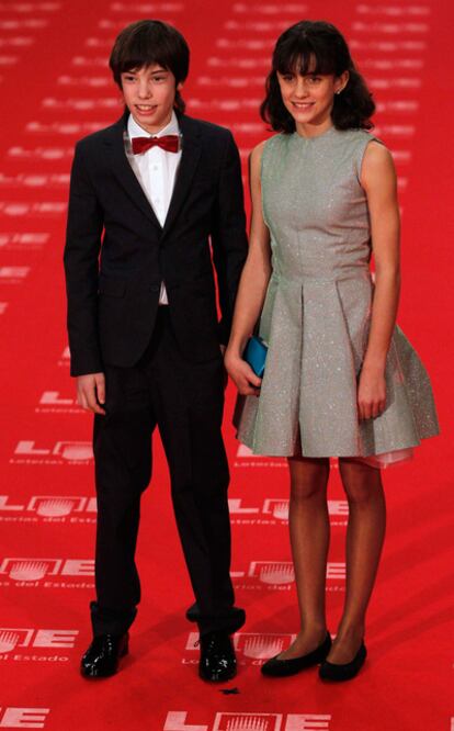 Francesc Colomer y Marina Comas, nominados a mejor actores revelación por <i>Pan Negre</i>, posan en la alfombra roja.