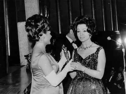 Carmen Sevilla y Sara Montiel en Madrid, en 1962.