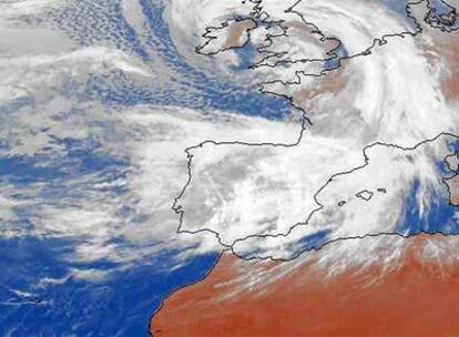 Fotografía del satélite Meteosat para la Agencia Estatal de Meteorología en la que se aprecia una borrasca sobre la península Ibérica.
