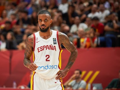 Lorenzo Brown, en el partido de España ante Angola, el 3 de julio en Valencia.