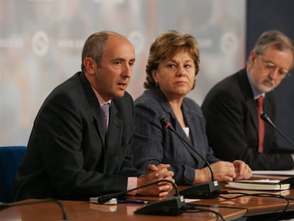 De izquierda a derecha, los peneuvistas Josu Erkoreka, Josune Ariztondo y José Ramón Beloki, ayer en Bilbao.