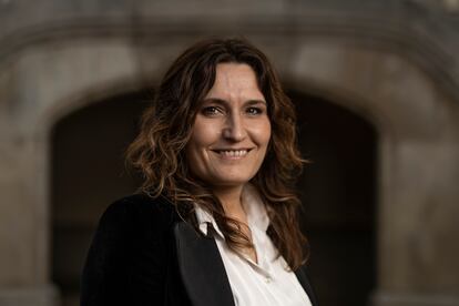 Laura  Vilagrà, vicepresidenta del Govern, posa en los jardines del Palau.