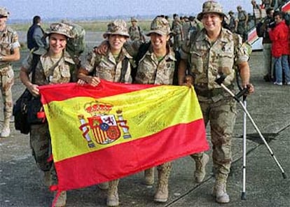 Llegada a España de los primeros 256 soldados de las tropas destacadas en Diwaniya (Irak), pertenecientes a la Brigada Extremadura XI.