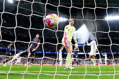 Valverde celebra el tercer gol del encuentro entre el Real Madrid y el Manchester City, correspondiente al partido de ida de los cuartos de final de La Champions.