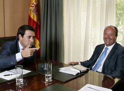 José Luis Requero (izquierda) y Juan Carlos Campo, durante el debate.