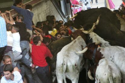 Instante de la accidentada entrada a la plaza de toros de San Sebastián de los Reyes.