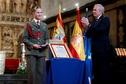 Leonor de Borbón and the president of Aragón, Jorge Azcón, in one of the ceremonies of the day.