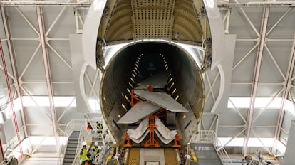 Un el Beluga XL abierto.