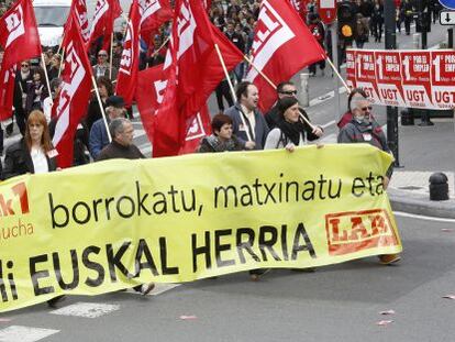Marcha de la manfestación de LAB, en San Sebastián.