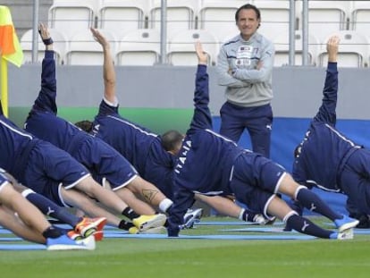 Prandelli, durante un entrenamiento