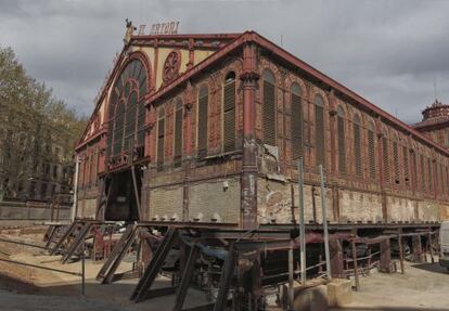 Aspecte de les espectaculars obres de remodelaci&oacute; del mercat de Sant Antoni, un dels quatre centres en rehabilitaci&oacute;