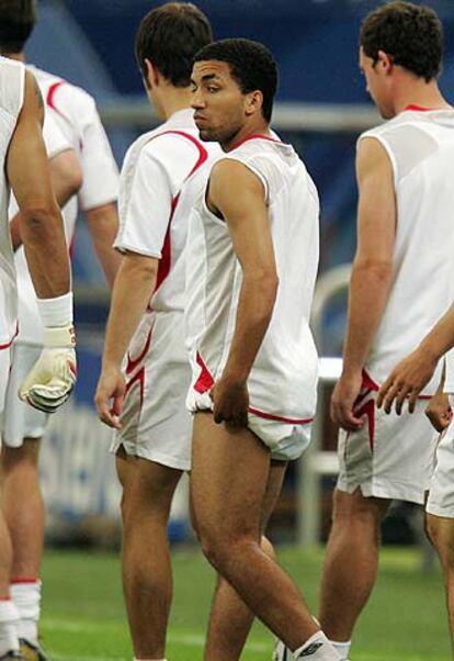 Aaron Lennon, durante un entrenamiento con Inglaterra.