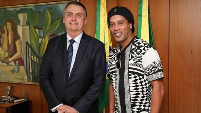 Ronaldinho se encontrou com Bolsonaro em junho deste ano.