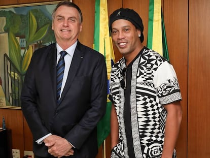 Ronaldinho se encontrou com Bolsonaro em junho deste ano.