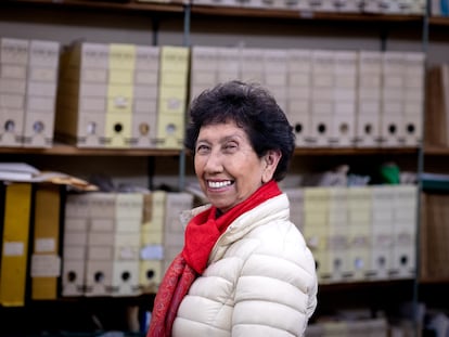 Luisa Ruz, entomóloga y académica chilena, en su oficina en Valparaíso (Chile), el 25 de octubre de 2023.