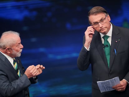 Los candidatos Luiz Inacio Lula da Silva y  Jair Bolsonaro asisten a un debate presidencial antes de la segunda vuelta electoral, en São Paulo (Brasil), el 16 de octubre de 2022.