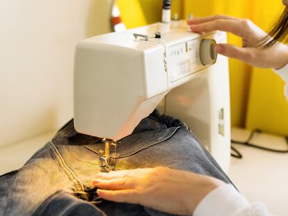 Incluyen accesorios de costura para llevar a cabo todo tipo de confecciones textiles.GETTY IMAGES.