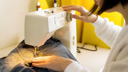 Incluyen accesorios de costura para llevar a cabo todo tipo de confecciones textiles.GETTY IMAGES.