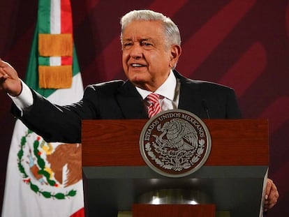 Andrés Manuel López Obrador, durante su conferencia matutina de este viernes, en Palacio Nacional.