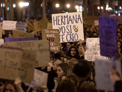 Manifestación feminista del 8-M, día internacional de la mujer, en 2023 en Barcelona.