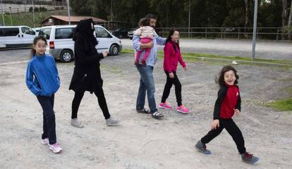 Houari Buedine y su familia en el Centro de Estancia Temporal para Inmigrantes (CETI) de Ceuta.