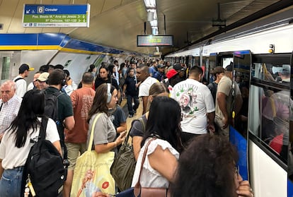 Andén de la estación de Legazpi de la Línea 3 hoy a las 07:09 am.