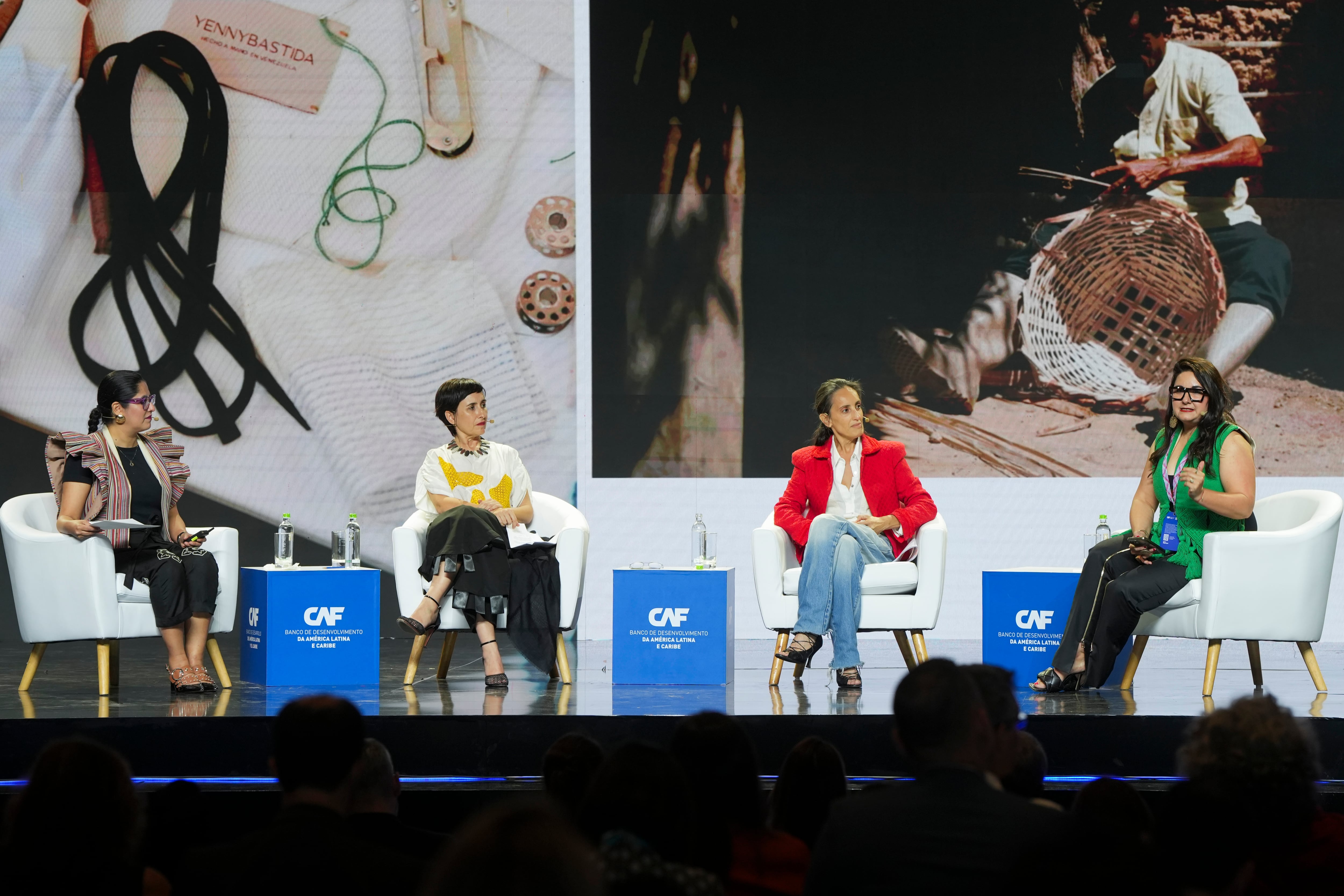 Tanya Melendez, Carla Fernández, Gabriela Esquivel y Yenny Bastida.