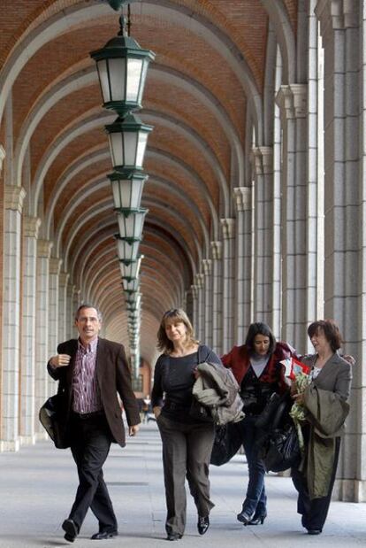 Los negociadores de Comisiones Obreras llegan a la sede del Ministerio de Trabajo.