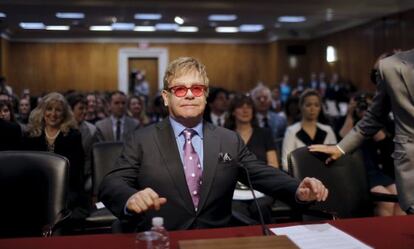Elton John, durante su intervención ayer en el Senado de EE UU.