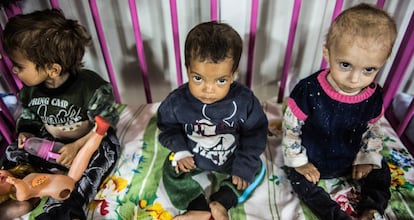 Al menos 75 bebés hijos de combatientes del ISIS son tratados en este hospital kurdo del norte de Siria tras ser evacuados de Baguz, a cuya salida ya han muerto más de un centenar de menores por desnutrición y problemas respiratorios.