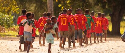 Imagen de la campaña Todos contra la malaria, en la que ha participado la selección española de fútbol.