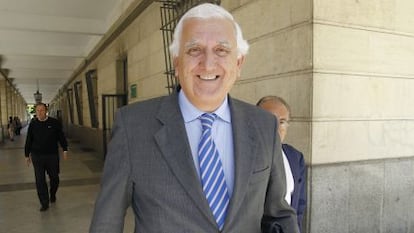 El expresidente de la CEA Santiago Herrero, en los juzgados el pasado abril.