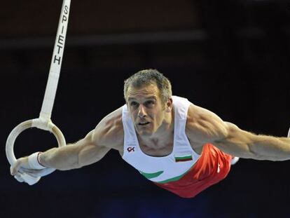 Jovchev, en una prueba de anillas.
