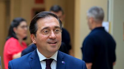 El ministro de Exteriores en funciones, José Manuel Albares, a su llegada a la reunión de presidentes de la Conferencia de Órganos Especializados en Asuntos Europeos (COSAC), este lunes, en el Senado.