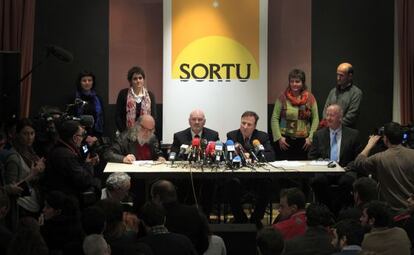 Los promotores de Sortu, durante su presentación el pasado febrero.