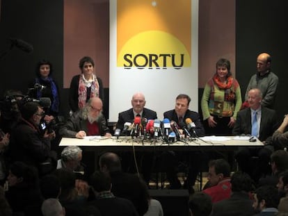 Los promotores de Sortu, durante su presentación el pasado febrero.