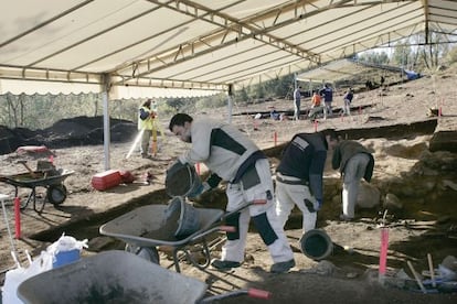 Excavaciones en el castro de Monte do Castro en Ribadumia 