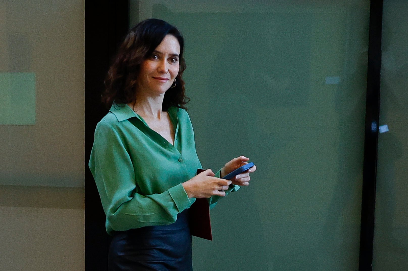 Ayuso acusa a Sánchez de “machito” y asegura que ella sabe de abortos porque “ha perdido dos bebés”