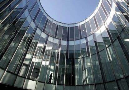 El edificio del Conservatorio del Liceo, inaugurado hoy oficialmente, ocupa 10.000 metros cuadrados en pleno barrio del Raval.