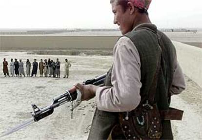 Prisioneros de la Alianza del Norte en Koja Bajawuddin, una zona al norte de Alganistán controlada por la oposición.