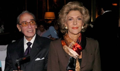 Pitita Ridruejo junto a su marido José Manuel Stilianopulos, en una  imagen tomada en Madrid en 2004. 