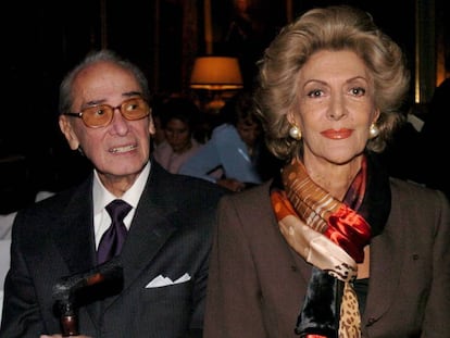 Pitita Ridruejo junto a su marido José Manuel Stilianopulos, en una  imagen tomada en Madrid en 2004. 