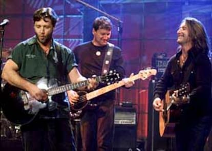 Russell Crowe con su nueva banda.
