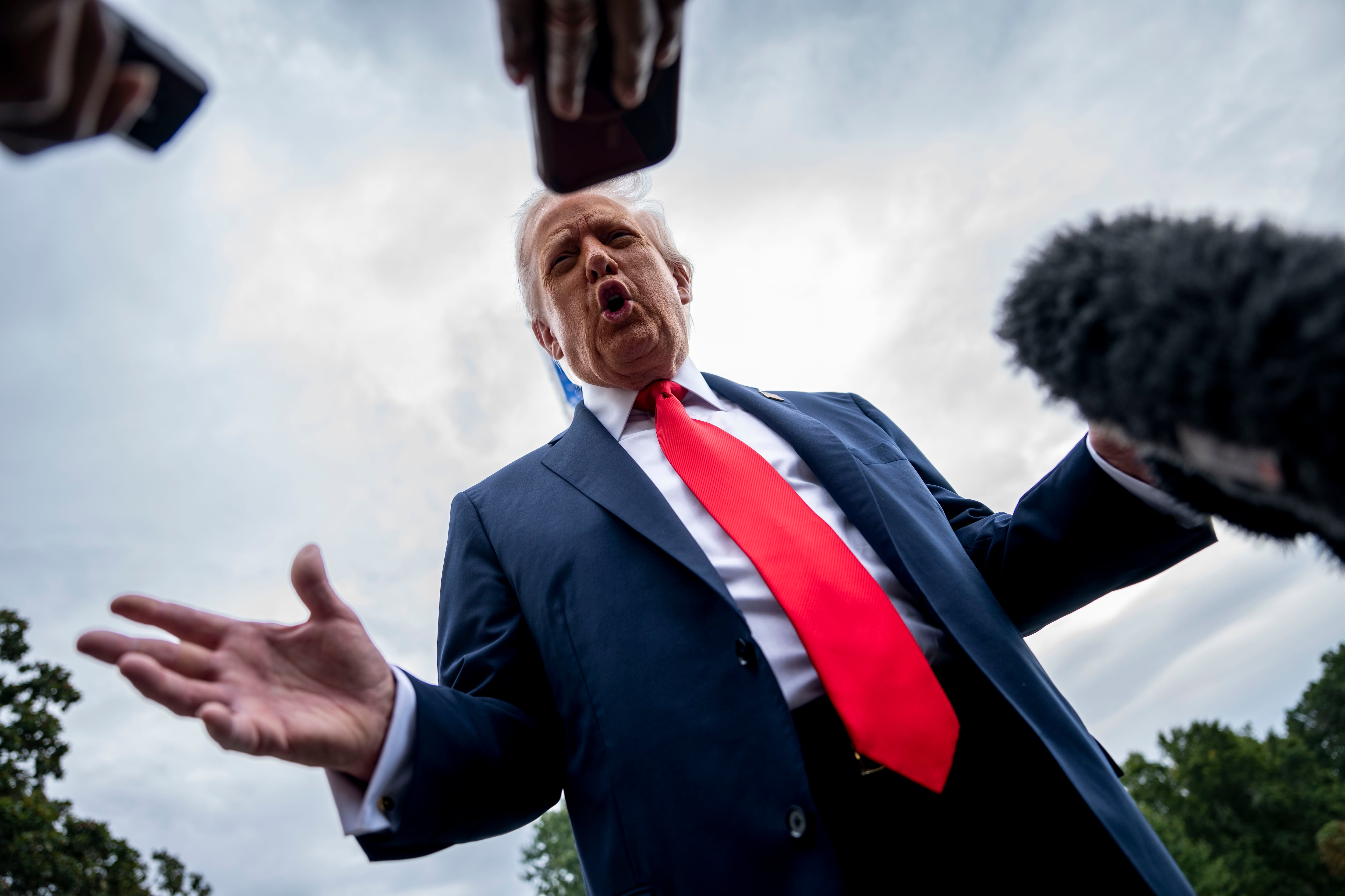 El presidente de Estados Unidos, Donald Trump, se dirige a la prensa el martes en la Casa Blanca.