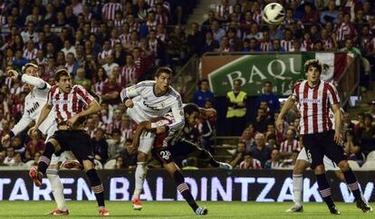 Cristiano marca el segundo gol de cabeza.