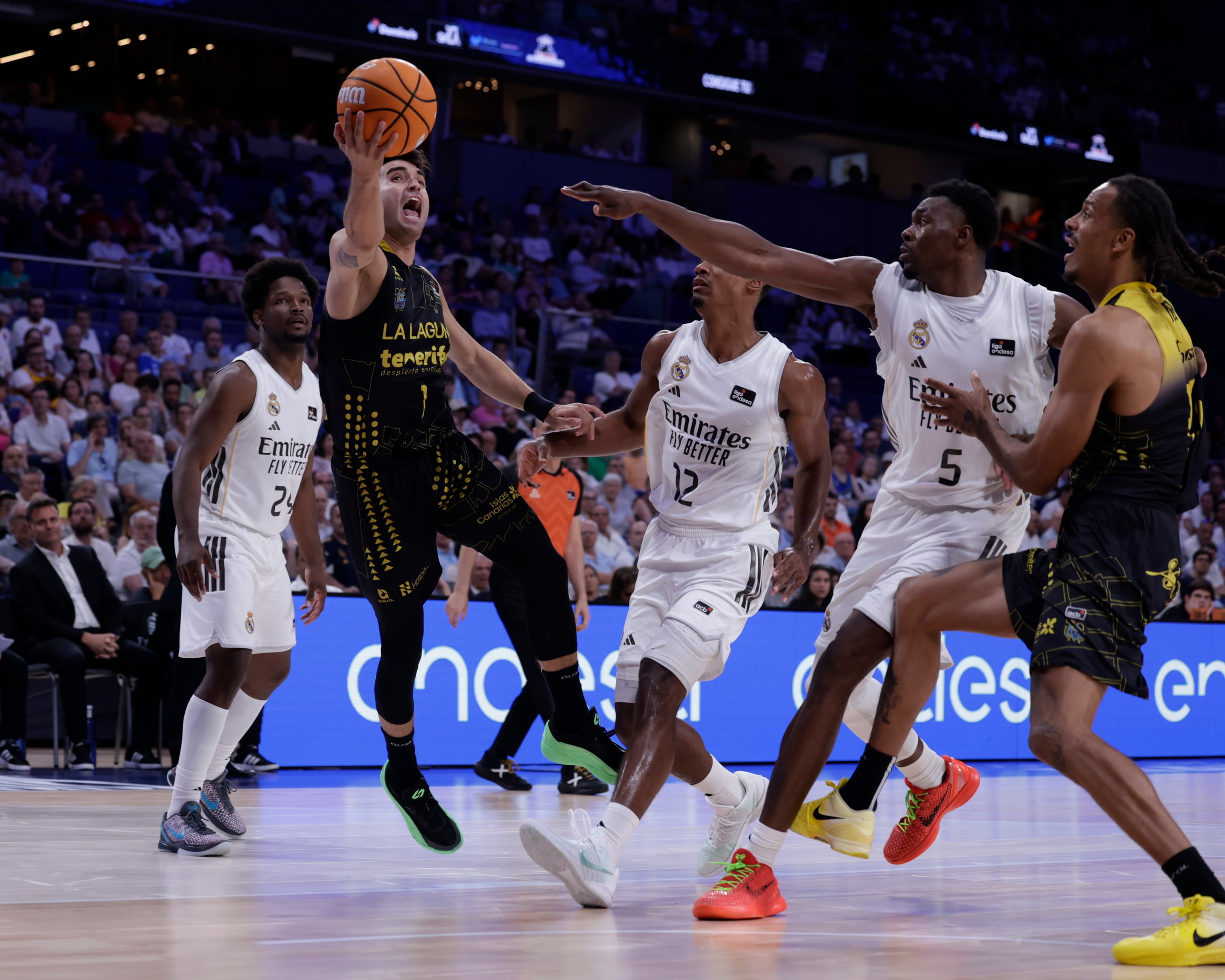 El Madrid, a un paso de la eliminación en los ‘playoffs’