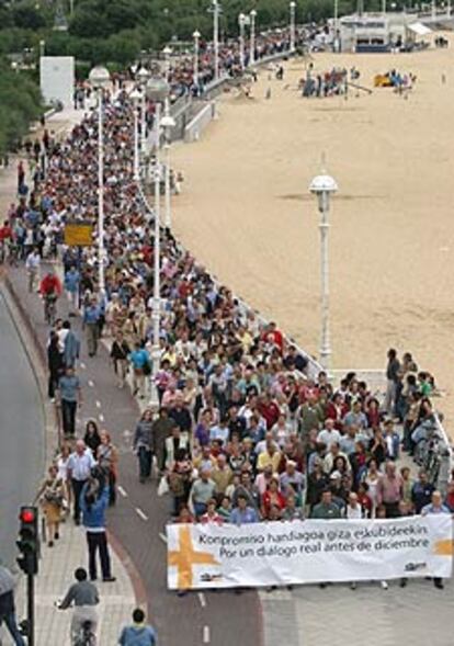 La marcha de Elkarri en San Sebastián.